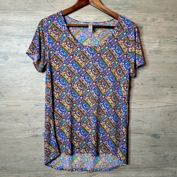 LuLaRoe Tops - LulaRoe Colorful Pattern Shirt. Perfect Condition!